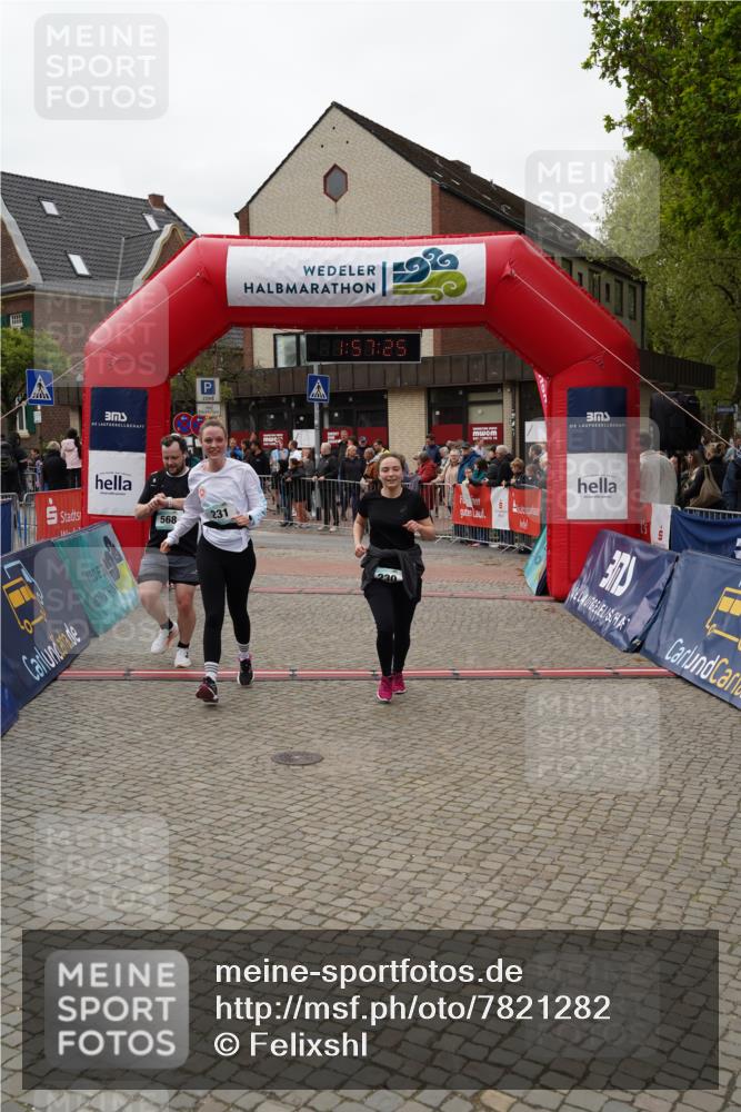 04.05.2025 - 8. Wedeler Halbmarathon Felixshl http://msf.ph/oto/7821282 04.05.2025 11:57:23 Ziel 230, 231, 568 meine-sportfotos.de