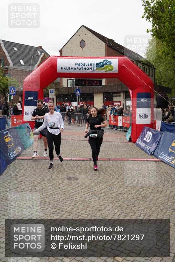 04.05.2025 - 8. Wedeler Halbmarathon Felixshl http://msf.ph/oto/7821297 04.05.2025 11:57:23 Ziel 230, 231, 568 meine-sportfotos.de