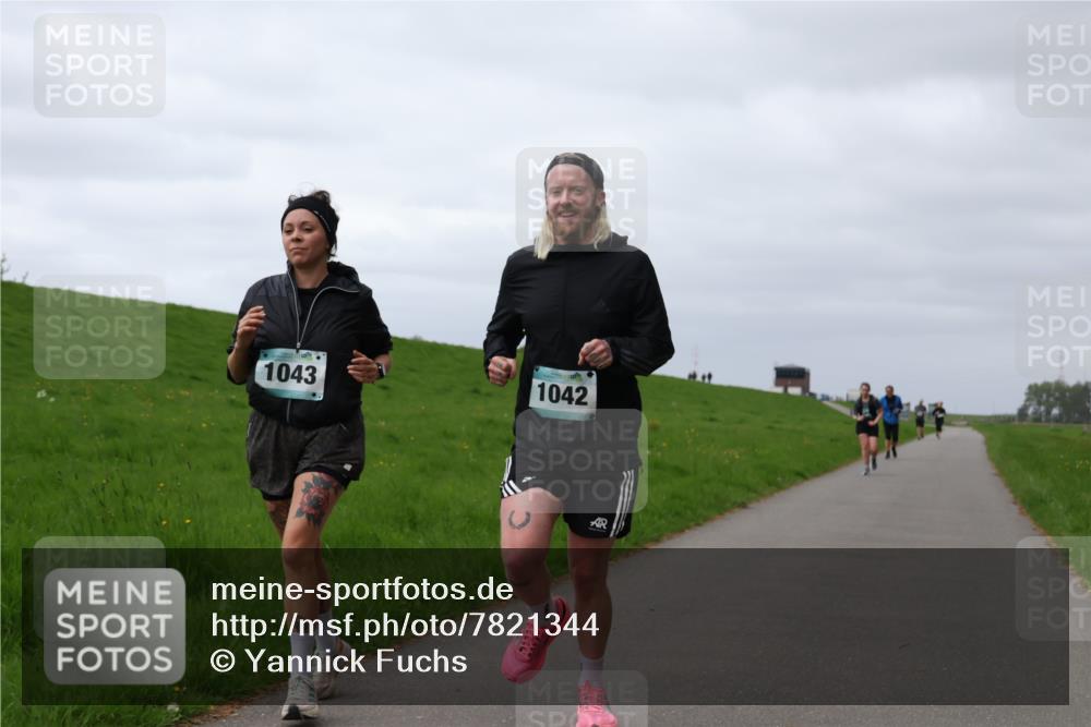 04.05.2025 - 8. Wedeler Halbmarathon Yannick Fuchs http://msf.ph/oto/7821344 04.05.2025 12:06:59 Laufen 1043, 1042 meine-sportfotos.de