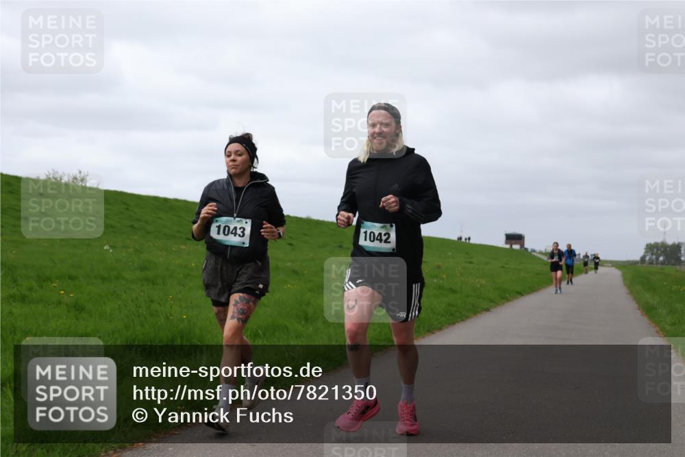 04.05.2025 - 8. Wedeler Halbmarathon Yannick Fuchs http://msf.ph/oto/7821350 04.05.2025 12:06:59 Laufen 1043, 1042 meine-sportfotos.de