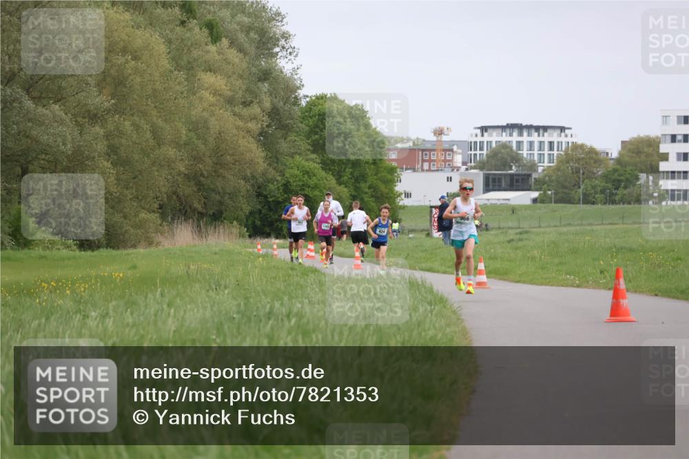 04.05.2025 - 8. Wedeler Halbmarathon Yannick Fuchs http://msf.ph/oto/7821353 04.05.2025 11:10:01 Laufen 1193, 424, 966 meine-sportfotos.de