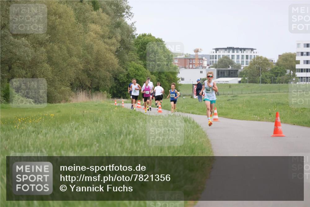 04.05.2025 - 8. Wedeler Halbmarathon Yannick Fuchs http://msf.ph/oto/7821356 04.05.2025 11:10:01 Laufen  meine-sportfotos.de
