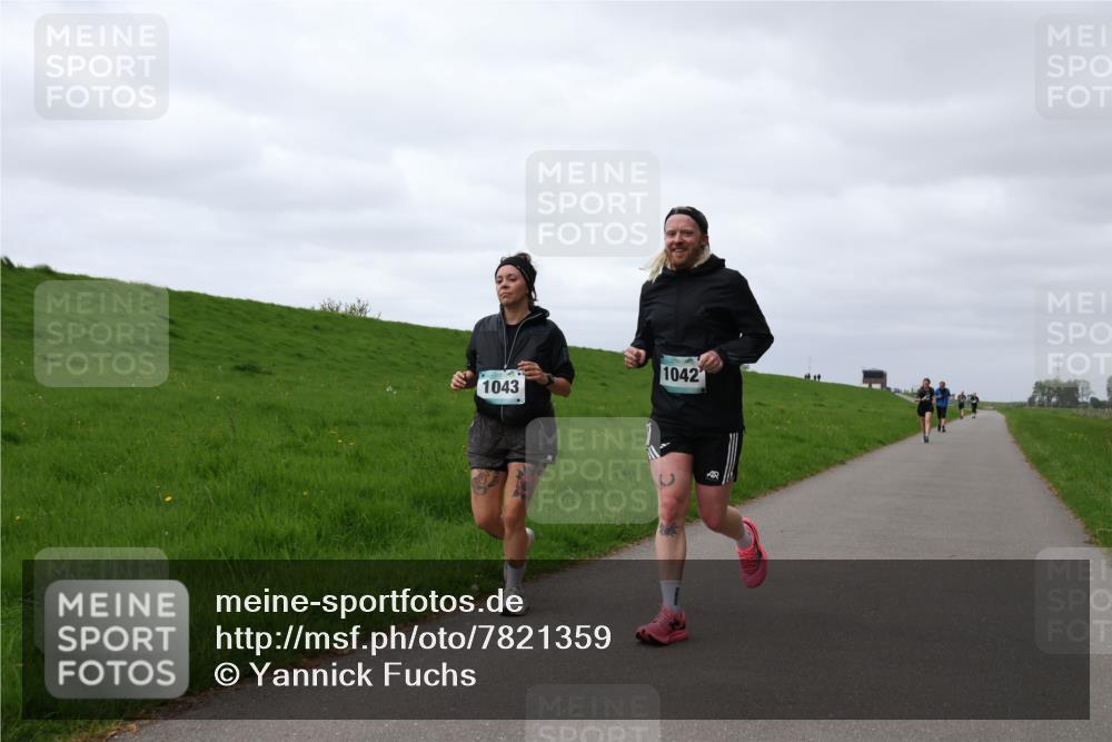 04.05.2025 - 8. Wedeler Halbmarathon Yannick Fuchs http://msf.ph/oto/7821359 04.05.2025 12:06:59 Laufen 1043, 1042 meine-sportfotos.de