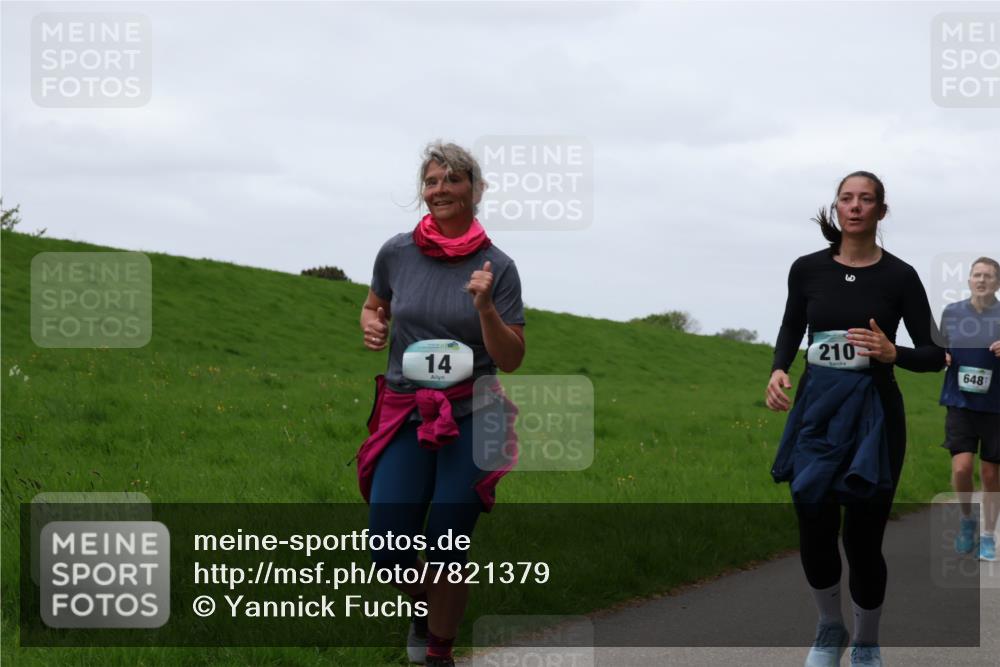 04.05.2025 - 8. Wedeler Halbmarathon Yannick Fuchs http://msf.ph/oto/7821379 04.05.2025 11:28:23 Laufen 14, 210, 648 meine-sportfotos.de