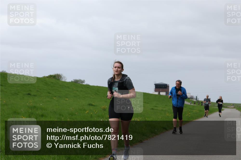04.05.2025 - 8. Wedeler Halbmarathon Yannick Fuchs http://msf.ph/oto/7821419 04.05.2025 12:07:07 Laufen  meine-sportfotos.de