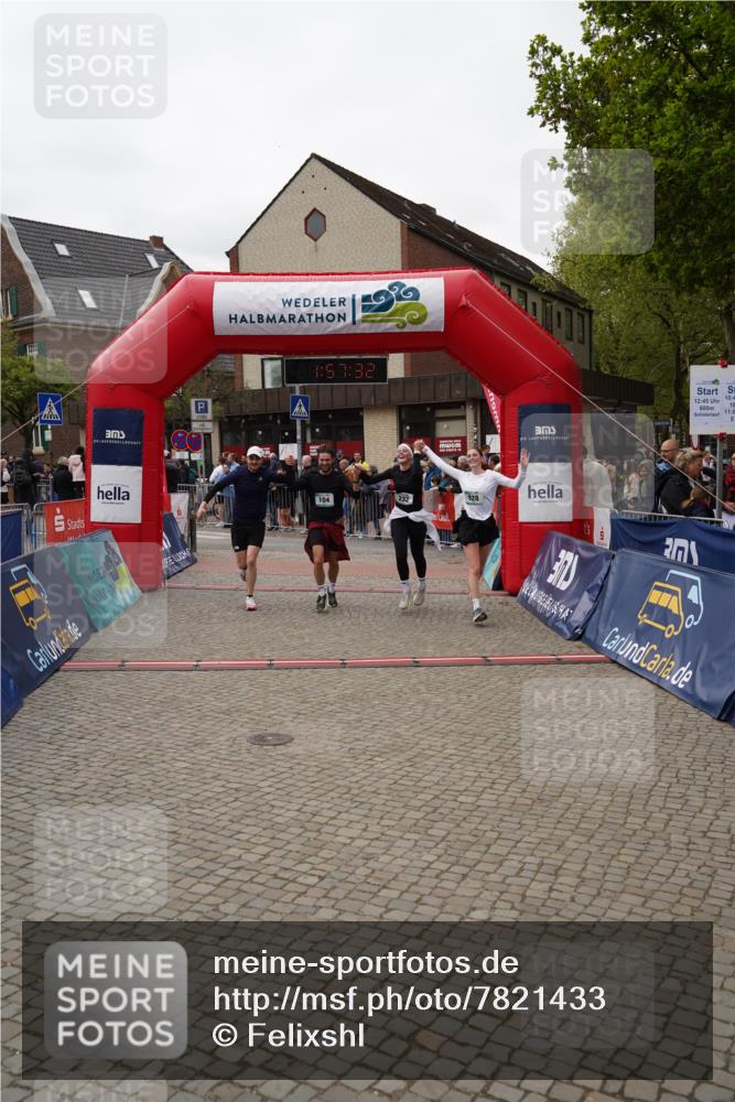 04.05.2025 - 8. Wedeler Halbmarathon Felixshl http://msf.ph/oto/7821433 04.05.2025 11:57:30 Ziel 104, 232, 928, 1161 meine-sportfotos.de