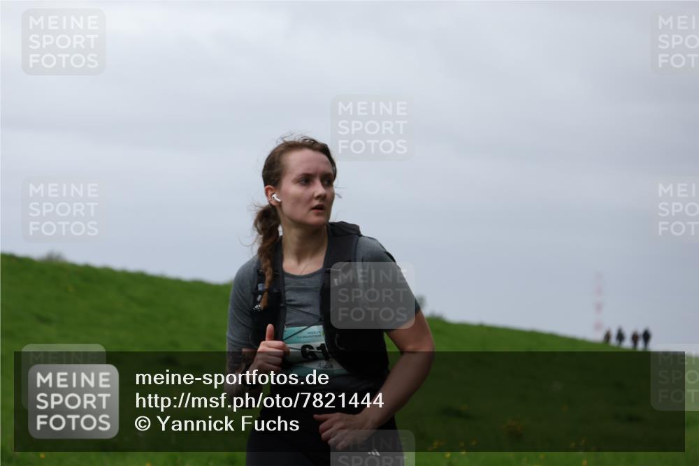 04.05.2025 - 8. Wedeler Halbmarathon Yannick Fuchs http://msf.ph/oto/7821444 04.05.2025 12:07:09 Laufen  meine-sportfotos.de