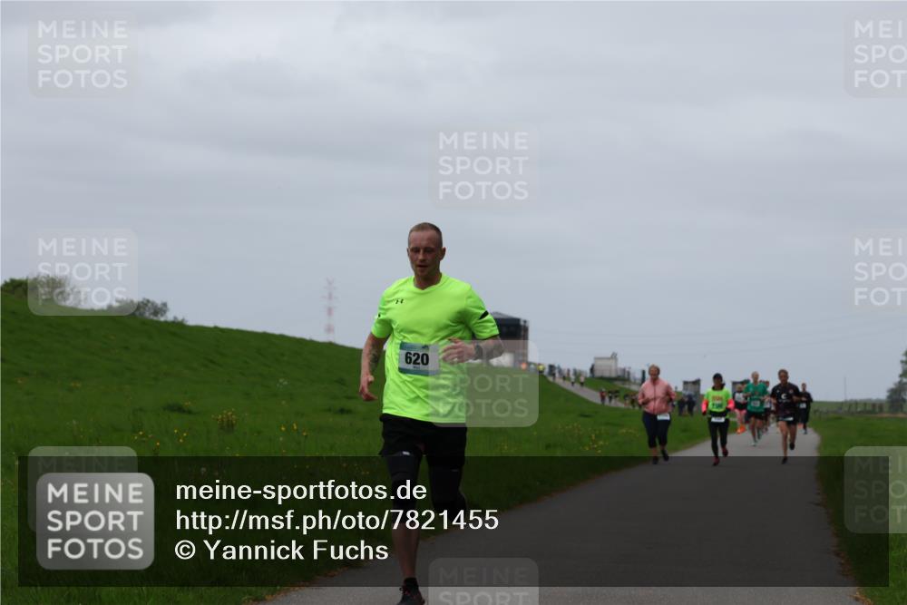 04.05.2025 - 8. Wedeler Halbmarathon Yannick Fuchs http://msf.ph/oto/7821455 04.05.2025 11:28:26 Laufen 620 meine-sportfotos.de