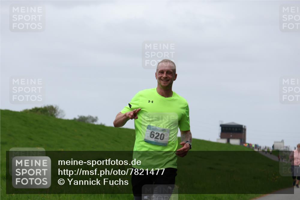 04.05.2025 - 8. Wedeler Halbmarathon Yannick Fuchs http://msf.ph/oto/7821477 04.05.2025 11:28:28 Laufen 620 meine-sportfotos.de