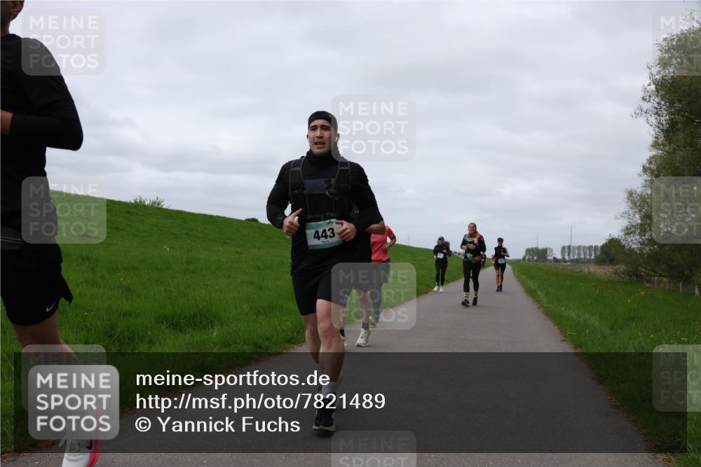 04.05.2025 - 8. Wedeler Halbmarathon Yannick Fuchs http://msf.ph/oto/7821489 04.05.2025 11:51:29 Laufen 443 meine-sportfotos.de