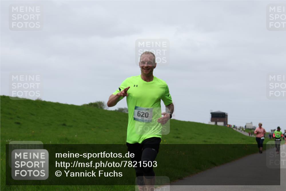 04.05.2025 - 8. Wedeler Halbmarathon Yannick Fuchs http://msf.ph/oto/7821503 04.05.2025 11:28:28 Laufen 620 meine-sportfotos.de
