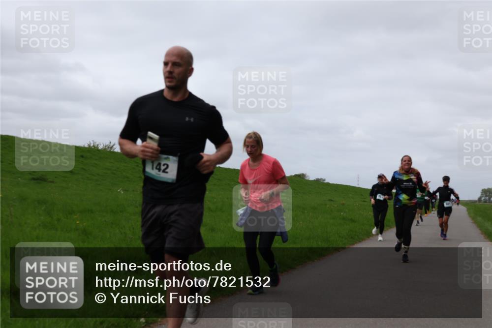 04.05.2025 - 8. Wedeler Halbmarathon Yannick Fuchs http://msf.ph/oto/7821532 04.05.2025 11:51:30 Laufen 142 meine-sportfotos.de