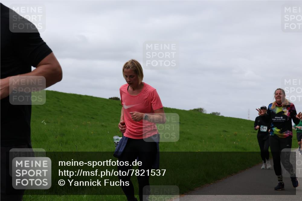 04.05.2025 - 8. Wedeler Halbmarathon Yannick Fuchs http://msf.ph/oto/7821537 04.05.2025 11:51:30 Laufen 291 meine-sportfotos.de