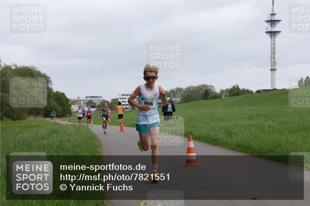 04.05.2025 - 8. Wedeler Halbmarathon Yannick Fuchs http://msf.ph/oto/7821551 04.05.2025 11:10:12 Laufen 996 meine-sportfotos.de