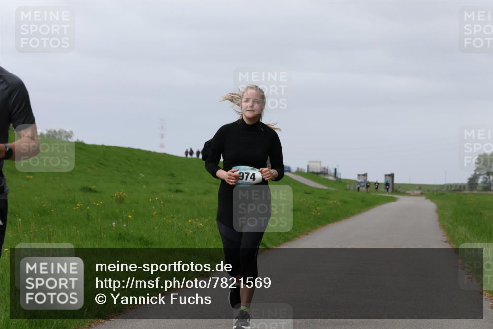 04.05.2025 - 8. Wedeler Halbmarathon Yannick Fuchs http://msf.ph/oto/7821569 04.05.2025 12:07:28 Laufen 974 meine-sportfotos.de