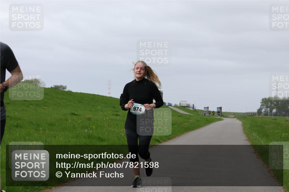 04.05.2025 - 8. Wedeler Halbmarathon Yannick Fuchs http://msf.ph/oto/7821598 04.05.2025 12:07:28 Laufen 974 meine-sportfotos.de