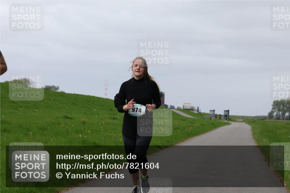 04.05.2025 - 8. Wedeler Halbmarathon Yannick Fuchs http://msf.ph/oto/7821604 04.05.2025 12:07:28 Laufen 974 meine-sportfotos.de