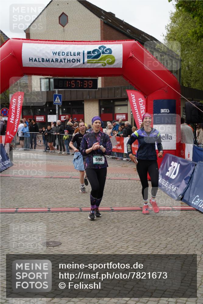 04.05.2025 - 8. Wedeler Halbmarathon Felixshl http://msf.ph/oto/7821673 04.05.2025 11:57:37 Ziel 349, 590, 1147, 1161 meine-sportfotos.de