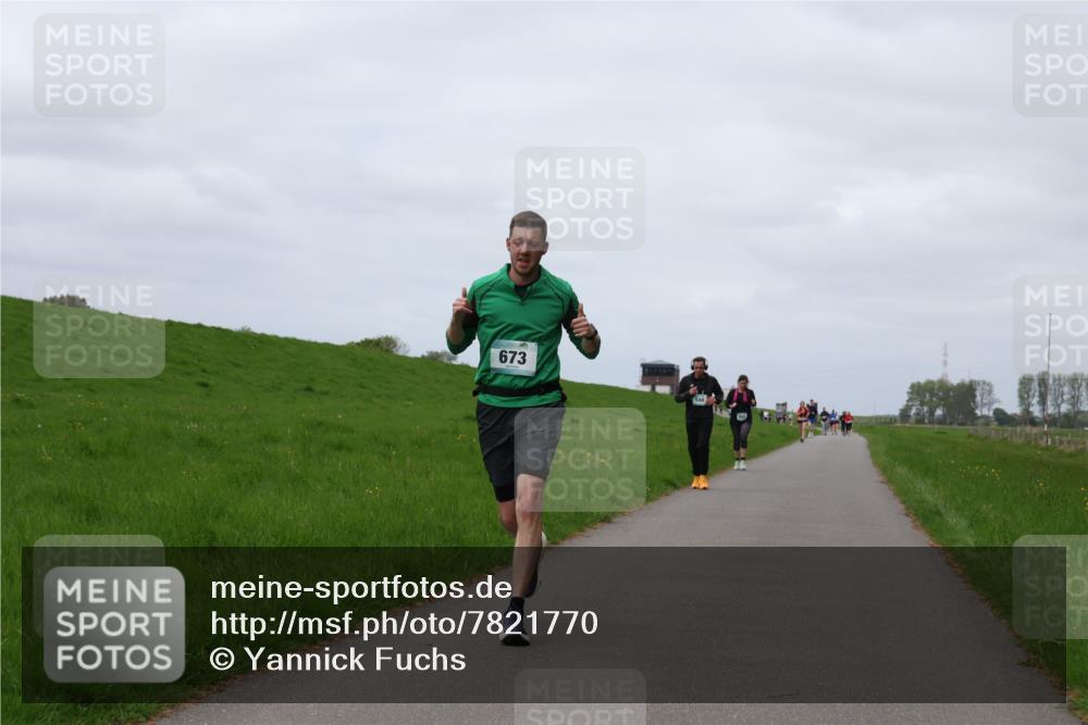 04.05.2025 - 8. Wedeler Halbmarathon Yannick Fuchs http://msf.ph/oto/7821770 04.05.2025 11:51:36 Laufen 673 meine-sportfotos.de