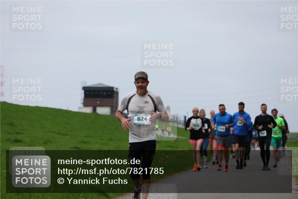 04.05.2025 - 8. Wedeler Halbmarathon Yannick Fuchs http://msf.ph/oto/7821785 04.05.2025 11:28:51 Laufen 624, 43, 1026, 1025, 1006, 1067 meine-sportfotos.de