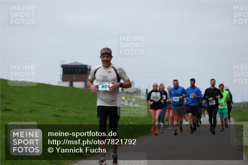 04.05.2025 - 8. Wedeler Halbmarathon Yannick Fuchs http://msf.ph/oto/7821792 04.05.2025 11:28:51 Laufen 624, 1026, 1025, 1067 meine-sportfotos.de