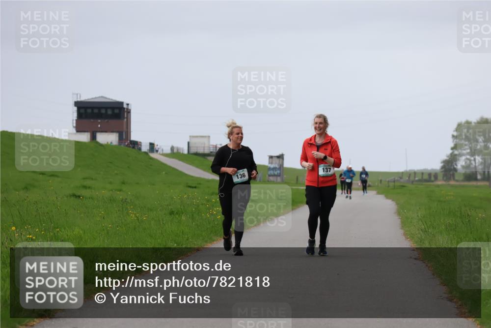 04.05.2025 - 8. Wedeler Halbmarathon Yannick Fuchs http://msf.ph/oto/7821818 04.05.2025 12:10:03 Laufen 136, 137 meine-sportfotos.de