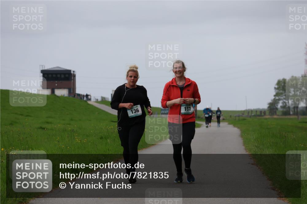 04.05.2025 - 8. Wedeler Halbmarathon Yannick Fuchs http://msf.ph/oto/7821835 04.05.2025 12:10:07 Laufen 136, 137 meine-sportfotos.de