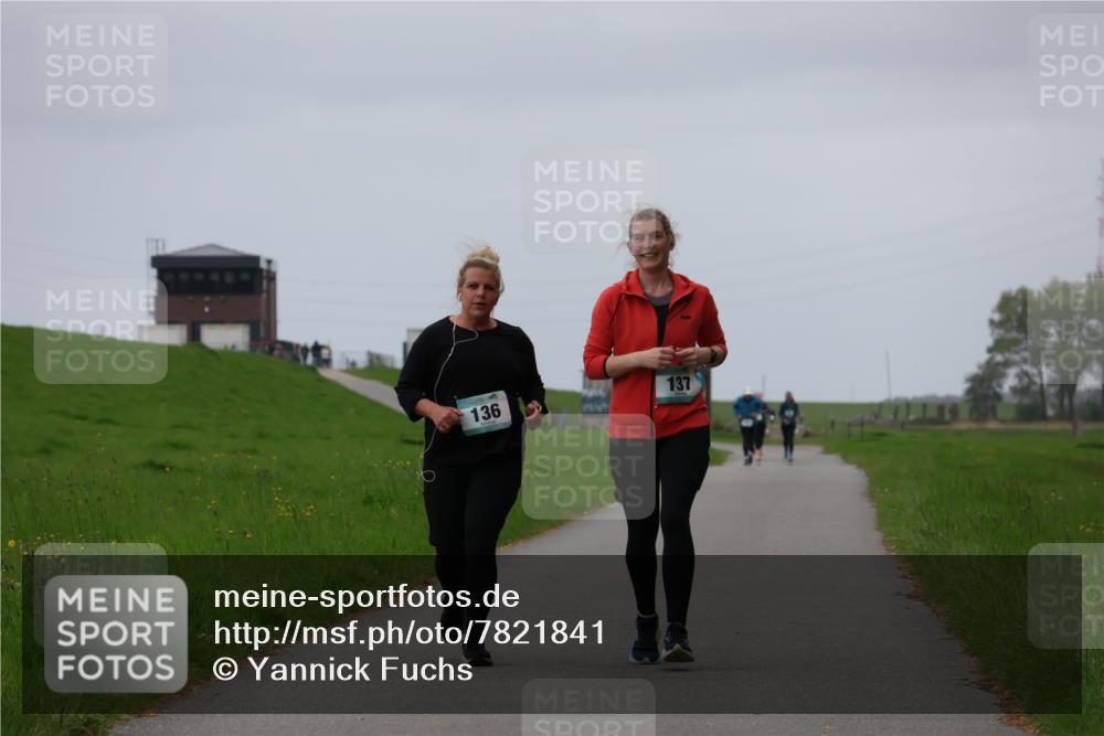 04.05.2025 - 8. Wedeler Halbmarathon Yannick Fuchs http://msf.ph/oto/7821841 04.05.2025 12:10:07 Laufen 136, 137 meine-sportfotos.de