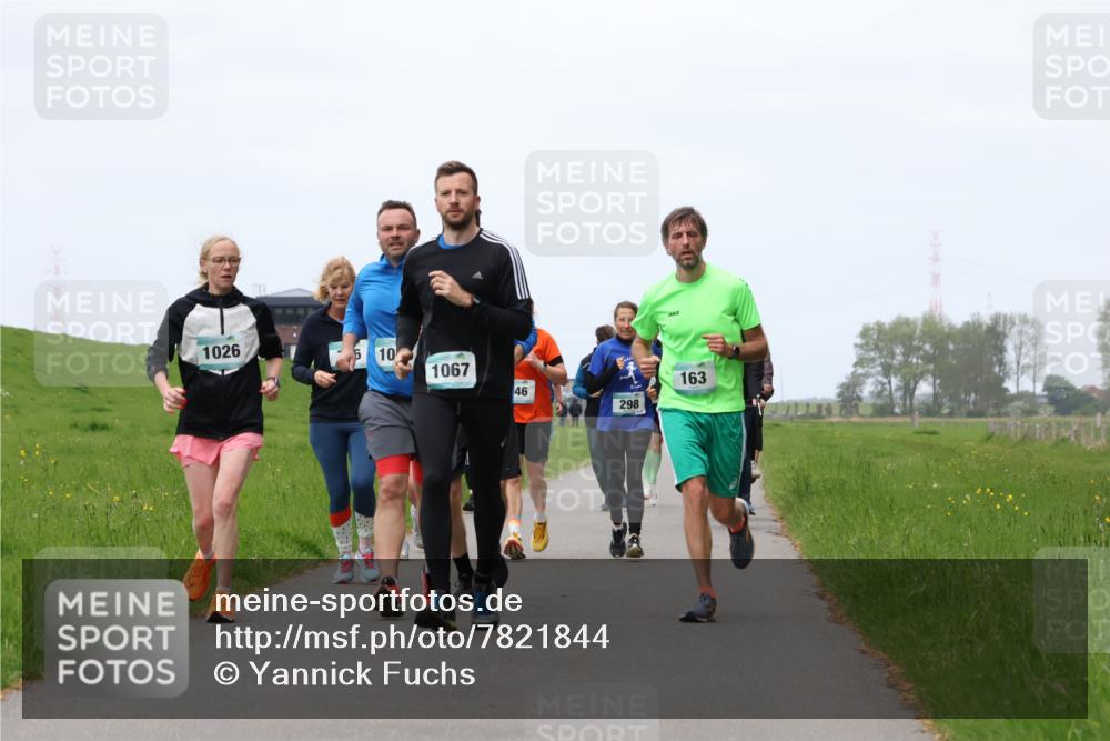 04.05.2025 - 8. Wedeler Halbmarathon Yannick Fuchs http://msf.ph/oto/7821844 04.05.2025 11:29:03 Laufen 1026, 6, 10, 1067, 163, 46, 298 meine-sportfotos.de