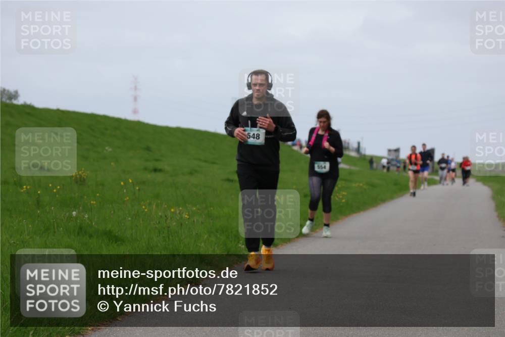 04.05.2025 - 8. Wedeler Halbmarathon Yannick Fuchs http://msf.ph/oto/7821852 04.05.2025 11:51:38 Laufen 548, 554 meine-sportfotos.de