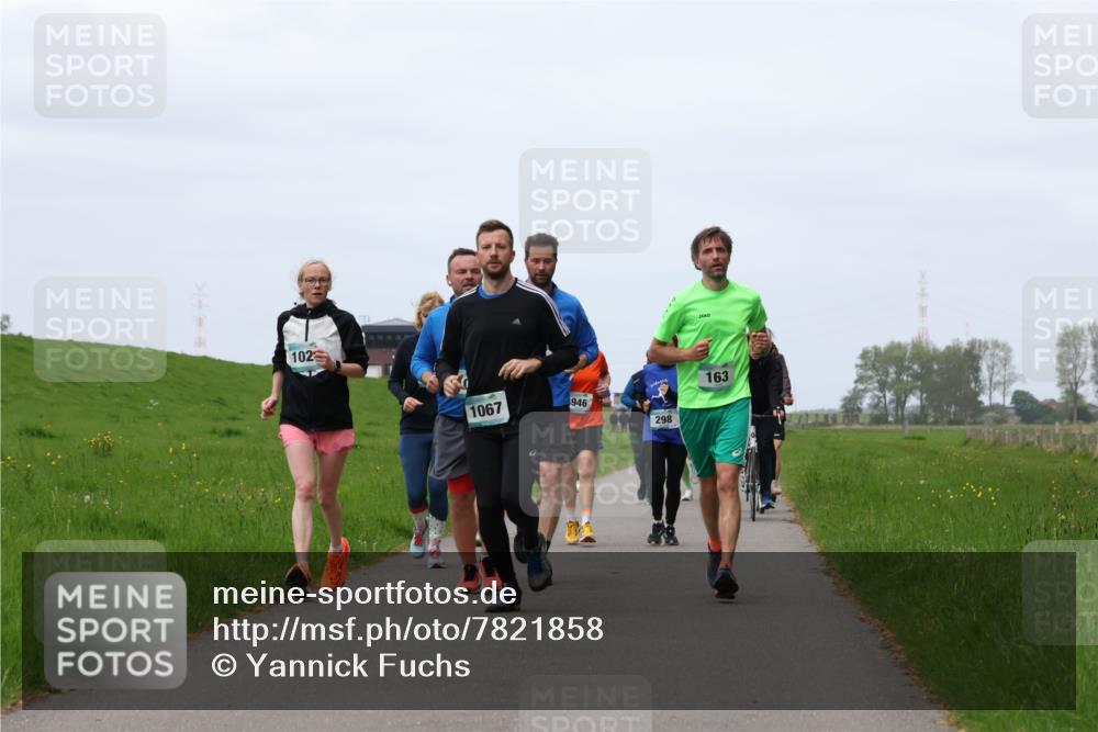 04.05.2025 - 8. Wedeler Halbmarathon Yannick Fuchs http://msf.ph/oto/7821858 04.05.2025 11:29:03 Laufen 1023, 1067, 946, 298, 163 meine-sportfotos.de
