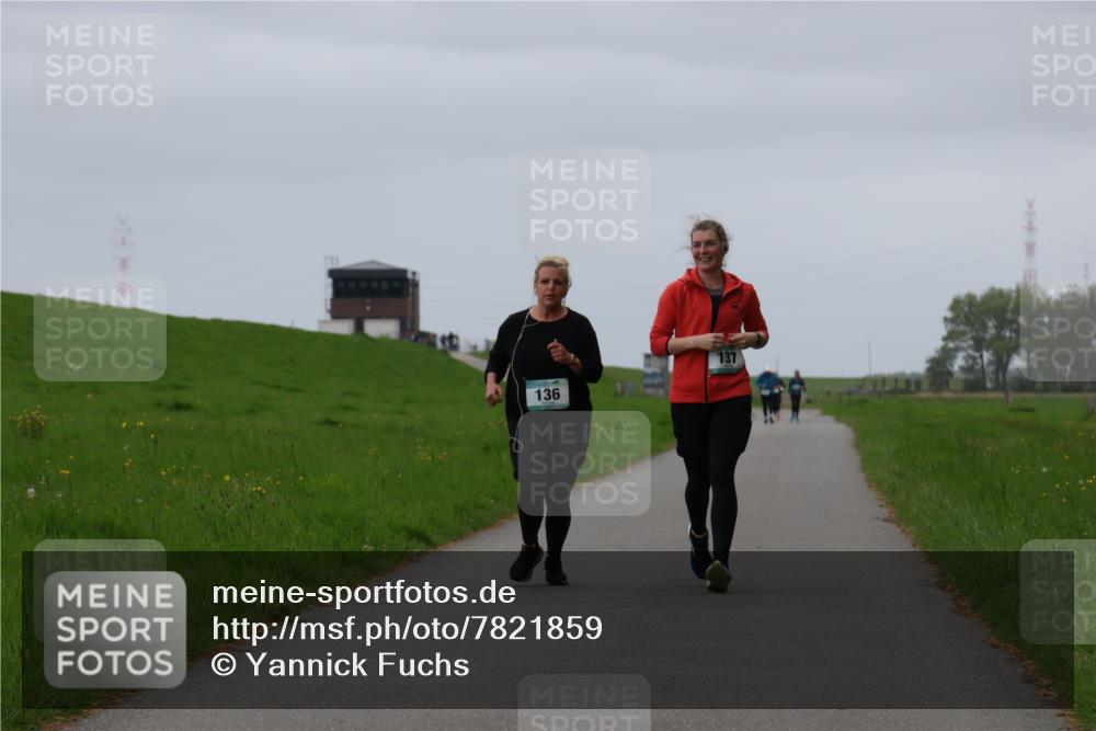 04.05.2025 - 8. Wedeler Halbmarathon Yannick Fuchs http://msf.ph/oto/7821859 04.05.2025 12:10:08 Laufen 136, 137 meine-sportfotos.de