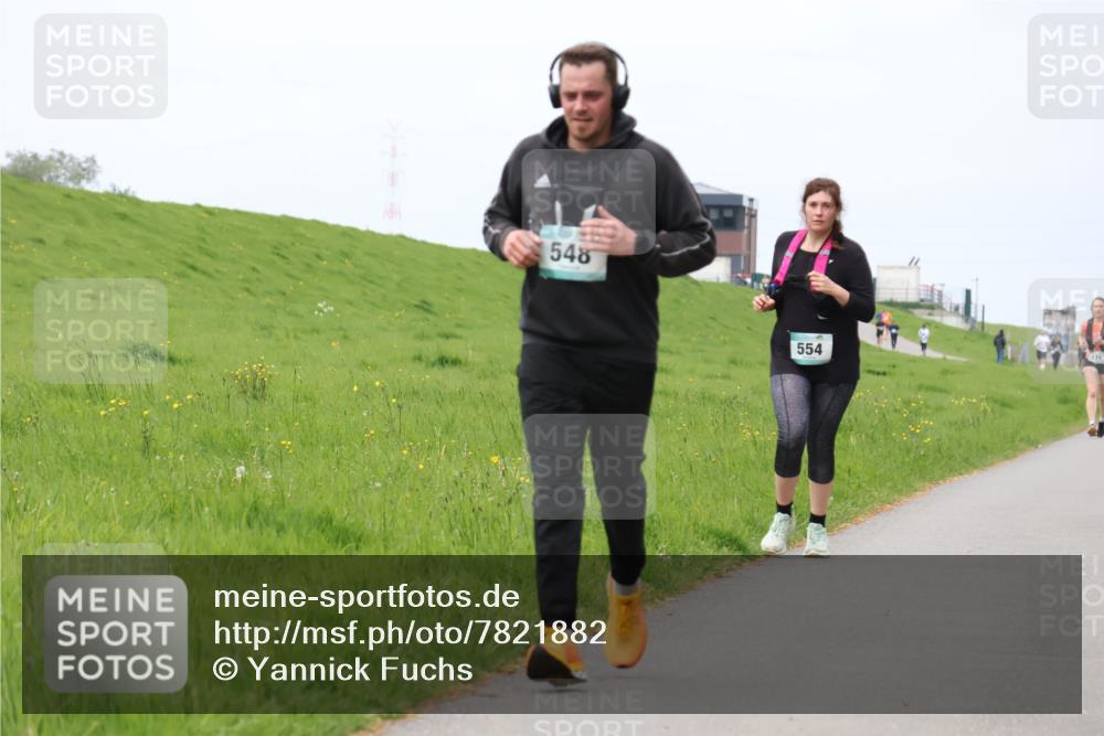 04.05.2025 - 8. Wedeler Halbmarathon Yannick Fuchs http://msf.ph/oto/7821882 04.05.2025 11:51:40 Laufen 548, 554 meine-sportfotos.de