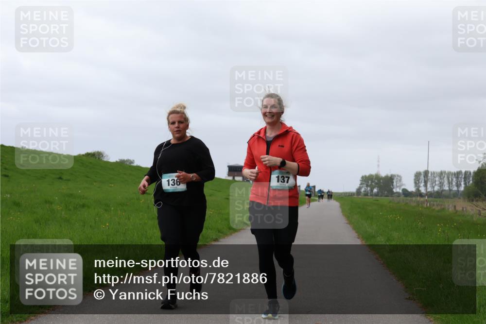 04.05.2025 - 8. Wedeler Halbmarathon Yannick Fuchs http://msf.ph/oto/7821886 04.05.2025 12:10:14 Laufen 136, 137 meine-sportfotos.de