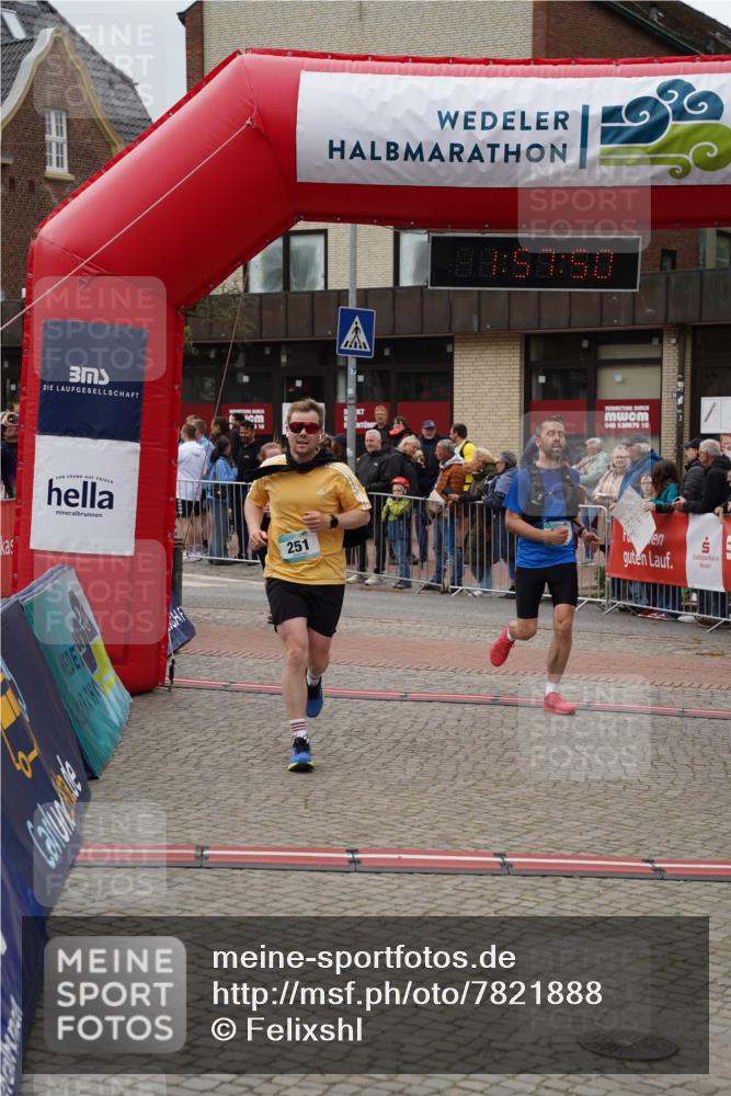04.05.2025 - 8. Wedeler Halbmarathon Felixshl http://msf.ph/oto/7821888 04.05.2025 11:57:48 Ziel 55, 251, 606, 671 meine-sportfotos.de