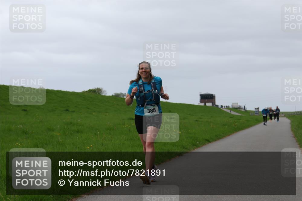 04.05.2025 - 8. Wedeler Halbmarathon Yannick Fuchs http://msf.ph/oto/7821891 04.05.2025 12:10:37 Laufen 385 meine-sportfotos.de