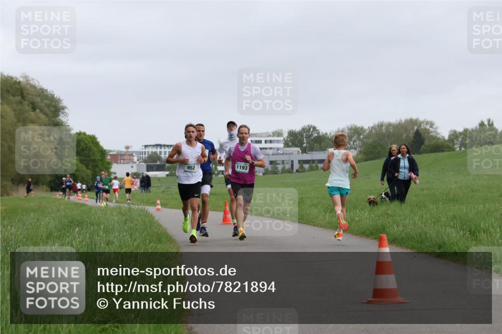 04.05.2025 - 8. Wedeler Halbmarathon Yannick Fuchs http://msf.ph/oto/7821894 04.05.2025 11:10:22 Laufen 1193, 952 meine-sportfotos.de