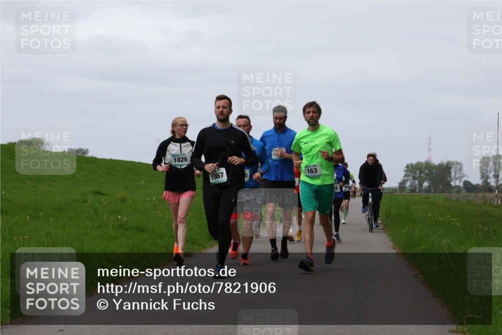 04.05.2025 - 8. Wedeler Halbmarathon Yannick Fuchs http://msf.ph/oto/7821906 04.05.2025 11:29:04 Laufen 1026, 1067, 163 meine-sportfotos.de