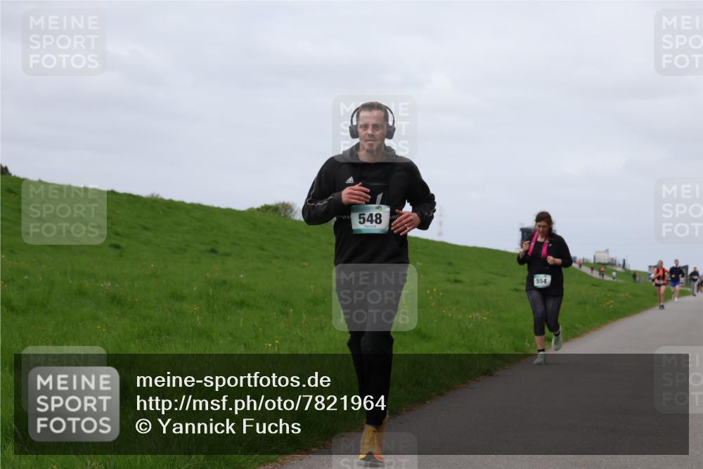 04.05.2025 - 8. Wedeler Halbmarathon Yannick Fuchs http://msf.ph/oto/7821964 04.05.2025 11:51:42 Laufen 548, 554 meine-sportfotos.de