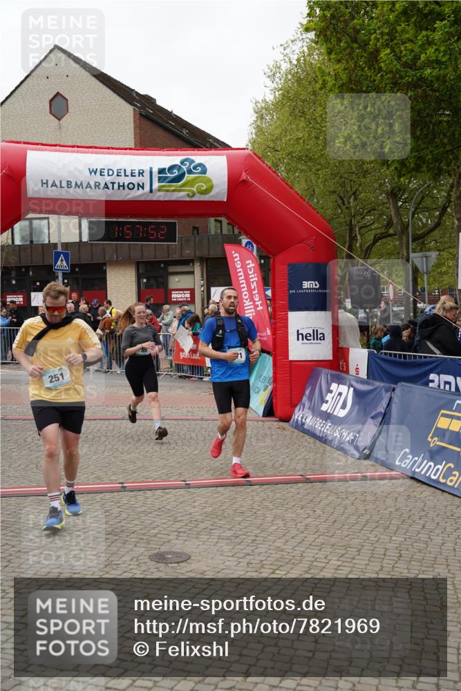 04.05.2025 - 8. Wedeler Halbmarathon Felixshl http://msf.ph/oto/7821969 04.05.2025 11:57:49 Ziel 55, 251, 606, 671 meine-sportfotos.de