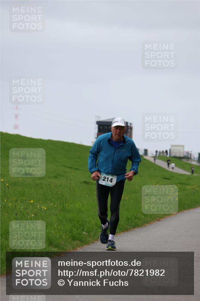 04.05.2025 - 8. Wedeler Halbmarathon Yannick Fuchs http://msf.ph/oto/7821982 04.05.2025 12:10:56 Laufen 214, 4 meine-sportfotos.de