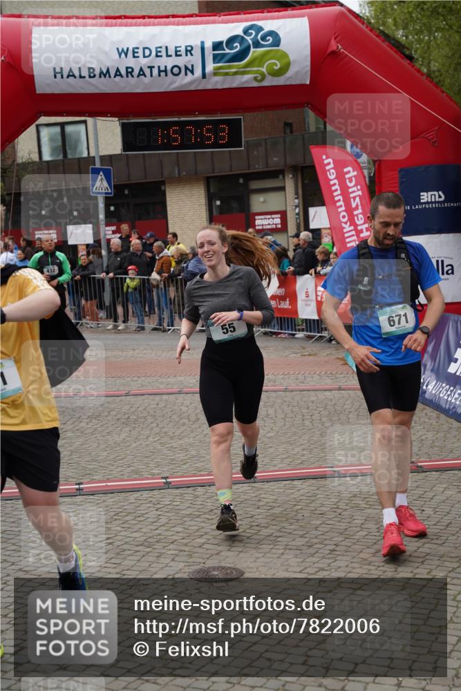 04.05.2025 - 8. Wedeler Halbmarathon Felixshl http://msf.ph/oto/7822006 04.05.2025 11:57:51 Ziel 55, 251, 432, 671 meine-sportfotos.de