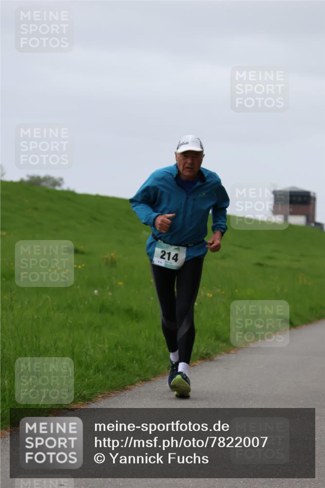 04.05.2025 - 8. Wedeler Halbmarathon Yannick Fuchs http://msf.ph/oto/7822007 04.05.2025 12:10:59 Laufen 214 meine-sportfotos.de