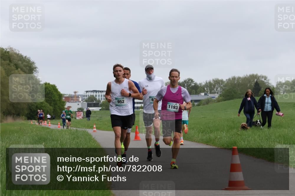 04.05.2025 - 8. Wedeler Halbmarathon Yannick Fuchs http://msf.ph/oto/7822008 04.05.2025 11:10:23 Laufen 952, 63, 1193 meine-sportfotos.de