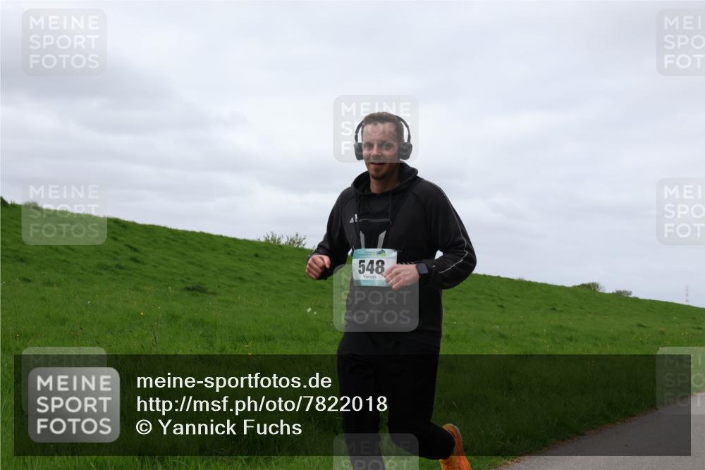 04.05.2025 - 8. Wedeler Halbmarathon Yannick Fuchs http://msf.ph/oto/7822018 04.05.2025 11:51:44 Laufen 548 meine-sportfotos.de