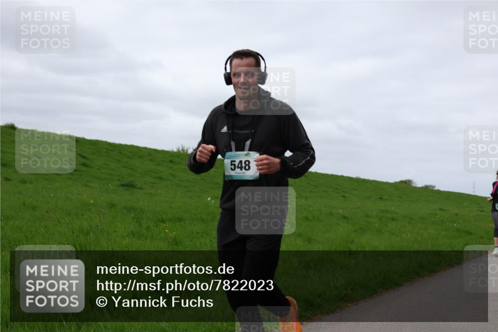 04.05.2025 - 8. Wedeler Halbmarathon Yannick Fuchs http://msf.ph/oto/7822023 04.05.2025 11:51:44 Laufen 548 meine-sportfotos.de