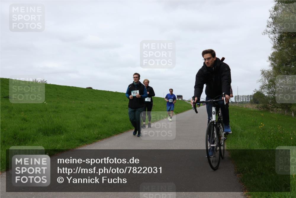 04.05.2025 - 8. Wedeler Halbmarathon Yannick Fuchs http://msf.ph/oto/7822031 04.05.2025 11:29:15 Laufen 712 meine-sportfotos.de