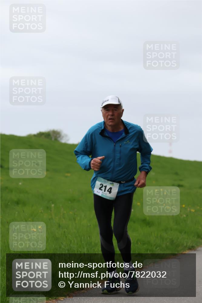 04.05.2025 - 8. Wedeler Halbmarathon Yannick Fuchs http://msf.ph/oto/7822032 04.05.2025 12:11:01 Laufen 214, 4 meine-sportfotos.de