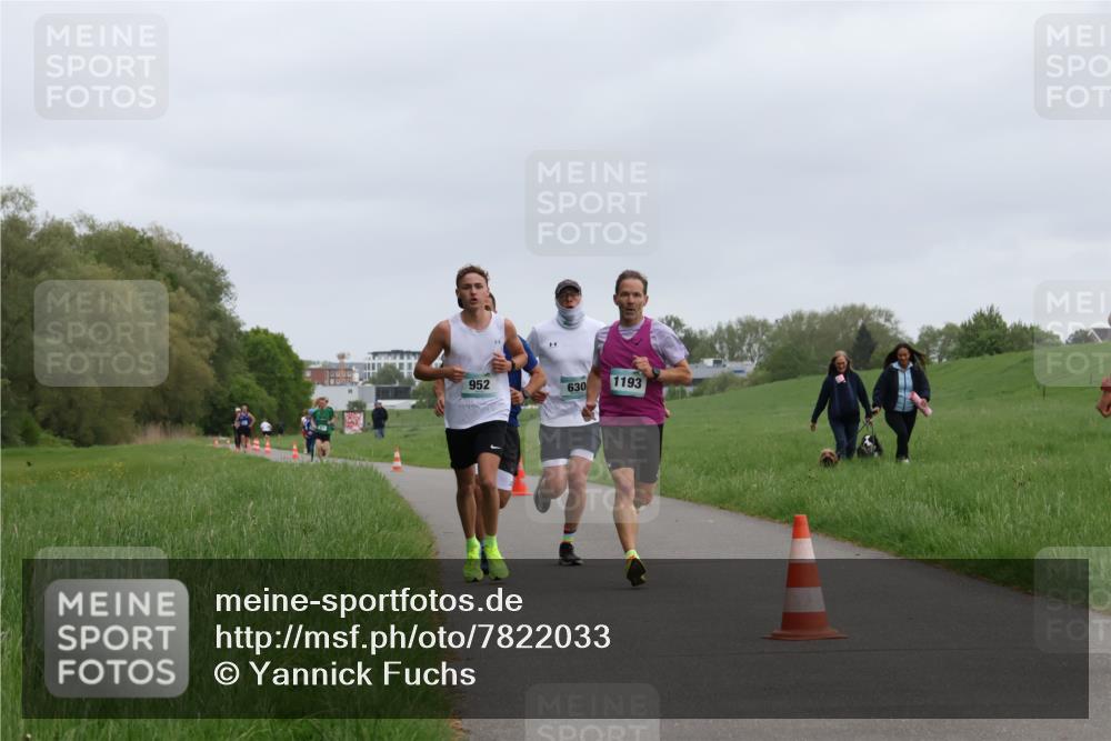 04.05.2025 - 8. Wedeler Halbmarathon Yannick Fuchs http://msf.ph/oto/7822033 04.05.2025 11:10:24 Laufen 952, 630, 1193 meine-sportfotos.de
