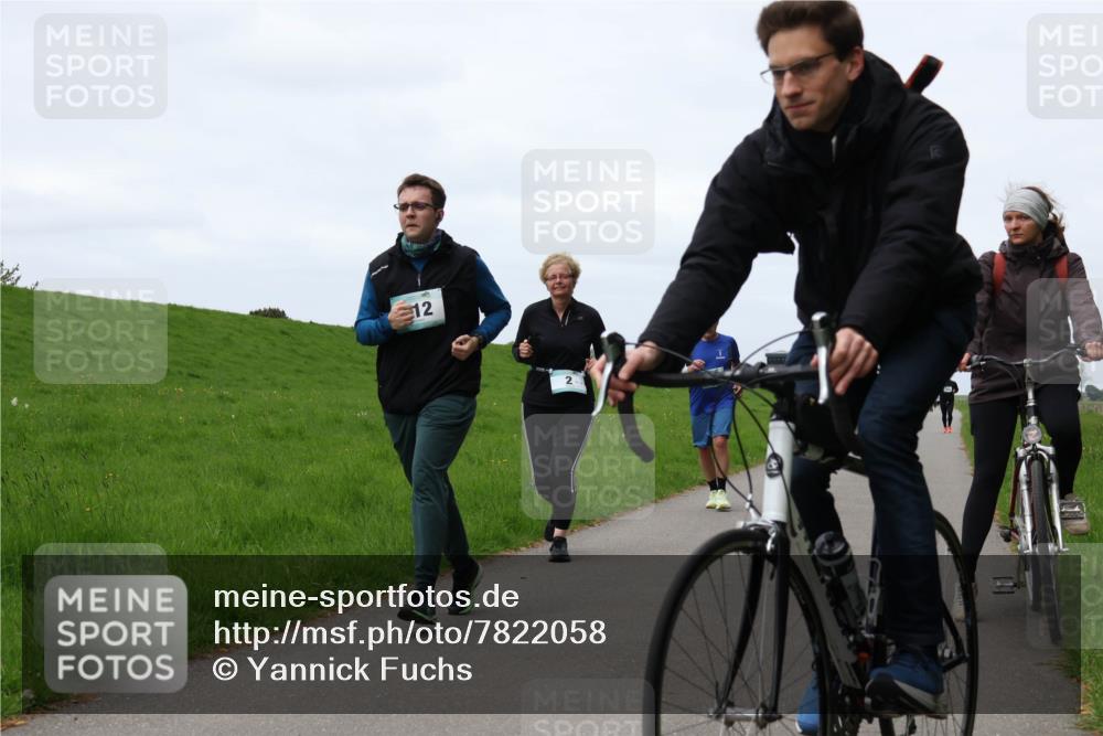 04.05.2025 - 8. Wedeler Halbmarathon Yannick Fuchs http://msf.ph/oto/7822058 04.05.2025 11:29:16 Laufen 12, 2 meine-sportfotos.de